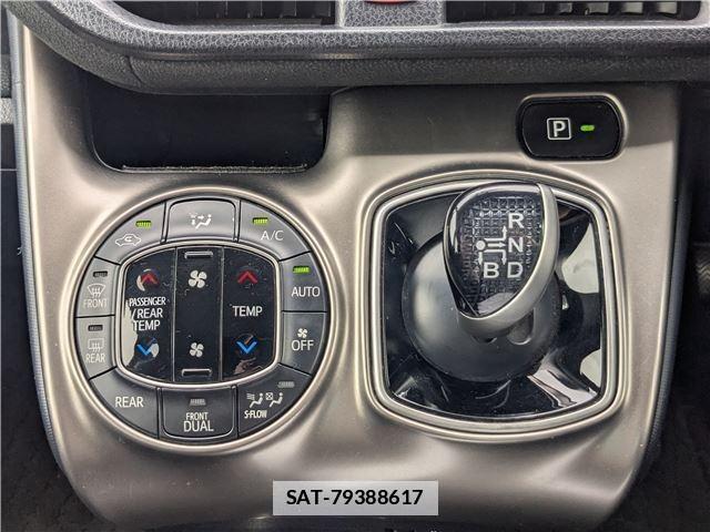 Toyota VOXY 2014-08 7915314-18