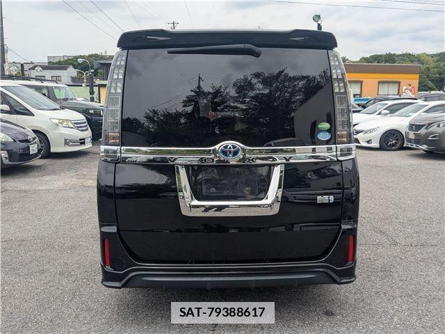 Toyota VOXY 2014-08 7915314-4
