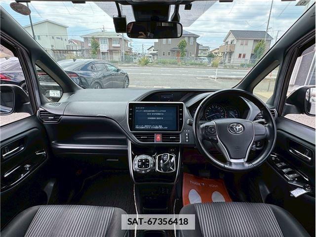 Toyota VOXY 2019-06 7915944-1