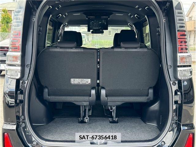 Toyota VOXY 2019-06 7915944-11