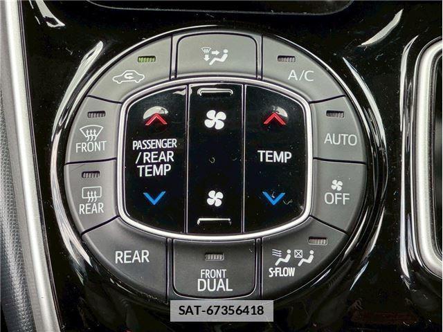 Toyota VOXY 2019-06 7915944-17