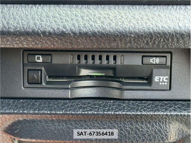 Toyota VOXY 2019-06 7915944-19