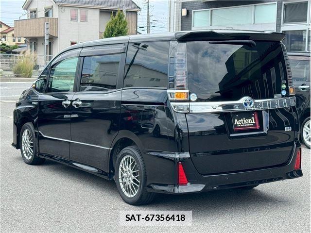 Toyota VOXY 2019-06 7915944-3