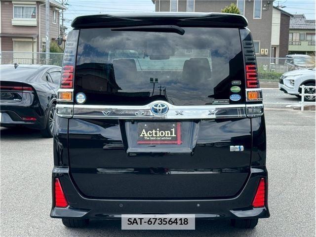 Toyota VOXY 2019-06 7915944-4