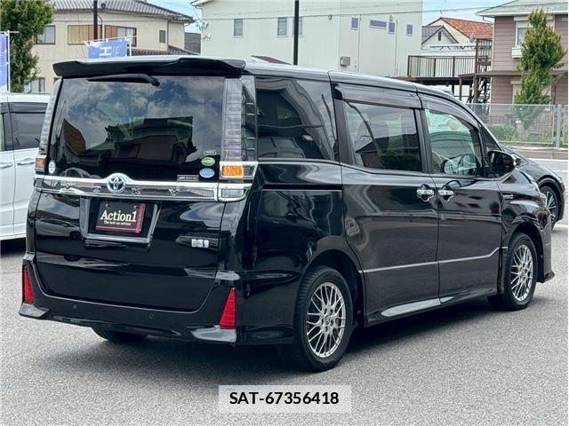 Toyota VOXY 2019-06 7915944-5