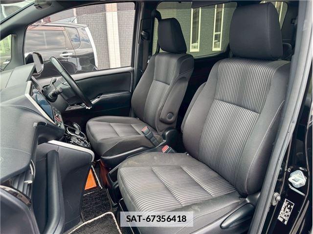 Toyota VOXY 2019-06 7915944-8