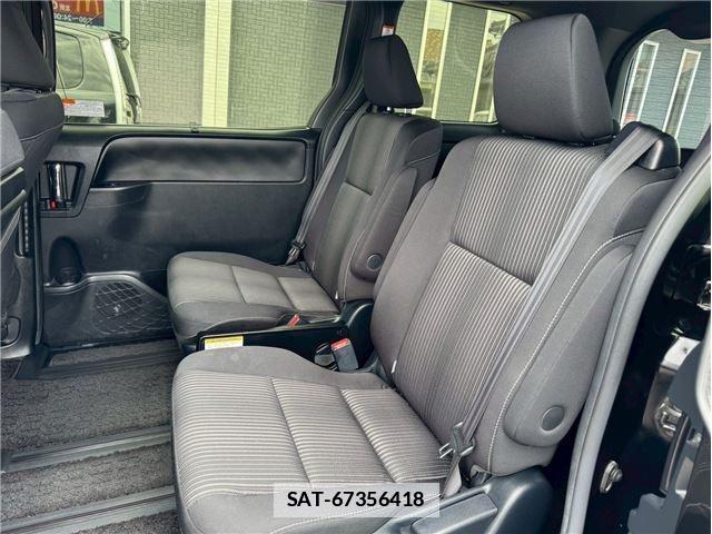 Toyota VOXY 2019-06 7915944-9