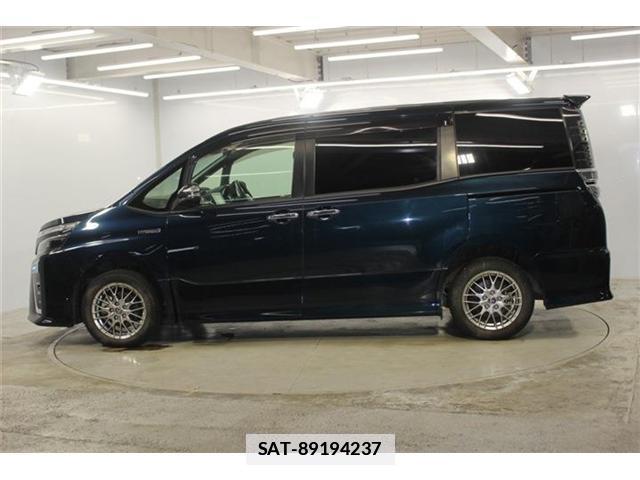 Toyota VOXY 2019-12 7916300-12