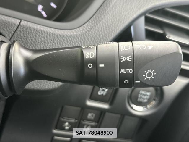 Toyota VOXY 2019-01 7916732-15