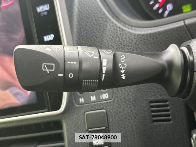 Toyota VOXY 2019-01 7916732-16