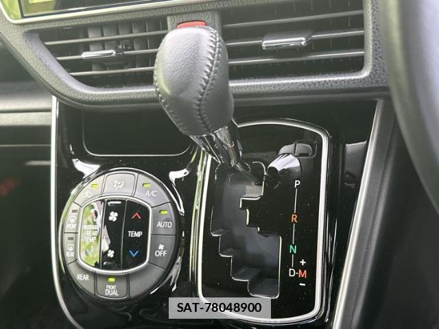 Toyota VOXY 2019-01 7916732-17