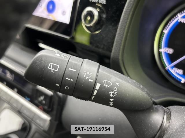 Toyota VOXY 2025-03 7916779-16