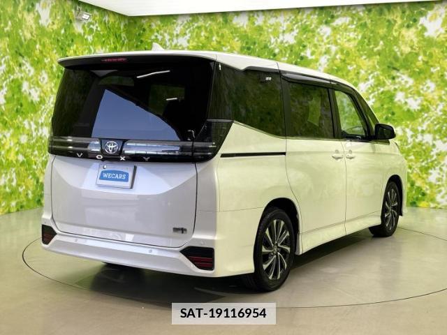 Toyota VOXY 2025-03 7916779-2