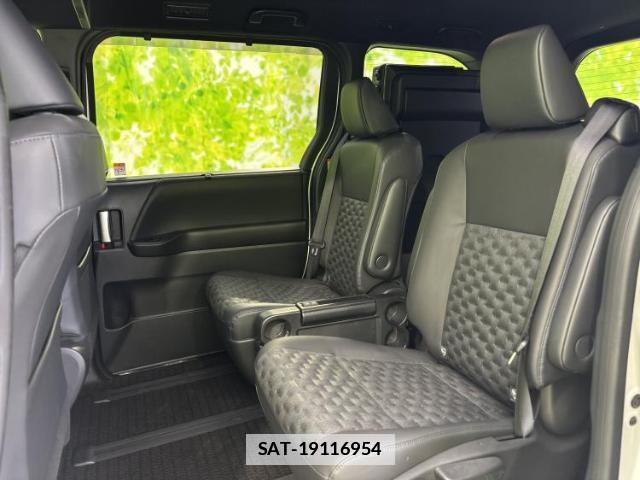 Toyota VOXY 2025-03 7916779-6