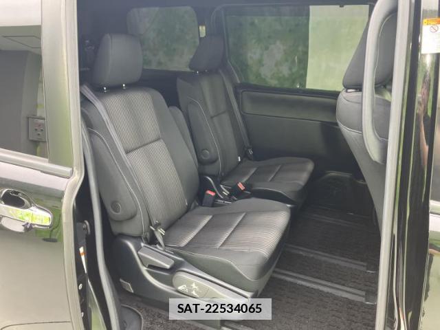 Toyota VOXY 2019-11 7916791-4