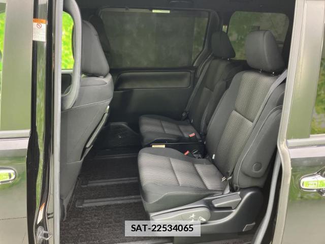 Toyota VOXY 2019-11 7916791-7
