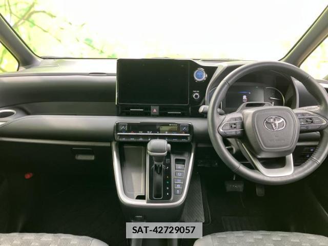 Toyota VOXY 2022-12 7916820-3