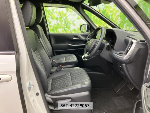 Toyota VOXY 2022-12 7916820-4