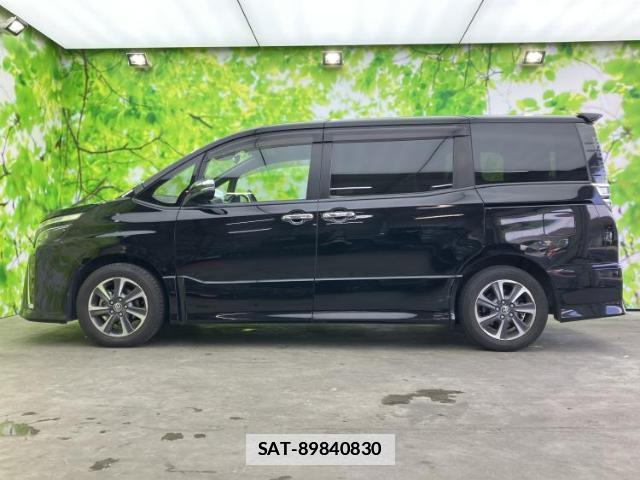 Toyota VOXY 2020-12 7916842-1