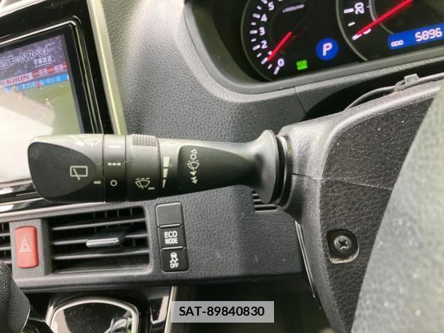 Toyota VOXY 2020-12 7916842-16