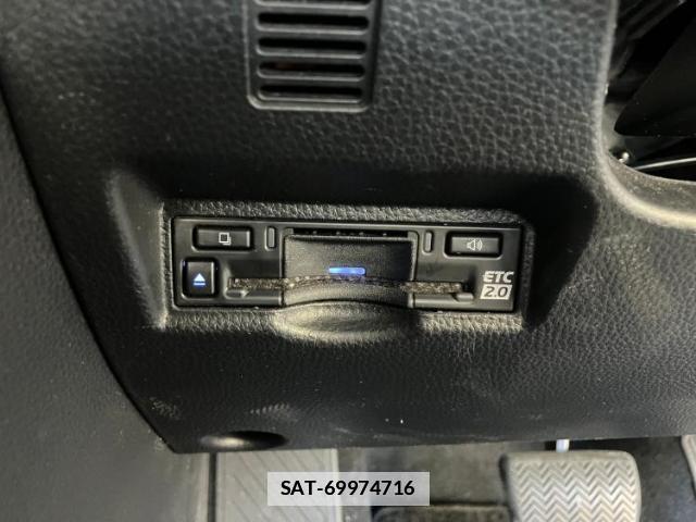 Toyota VOXY 2025-02 7916844-11