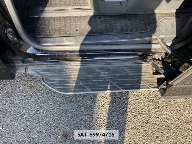 Toyota VOXY 2025-02 7916844-15