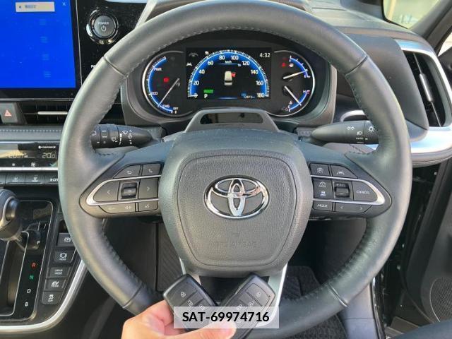 Toyota VOXY 2025-02 7916844-16