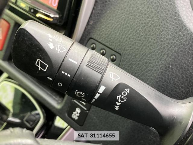 Toyota VOXY 2020-03 7916961-15