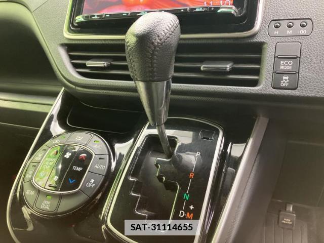 Toyota VOXY 2020-03 7916961-16