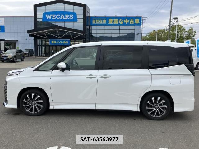 Toyota VOXY 2023-07 7917112-1