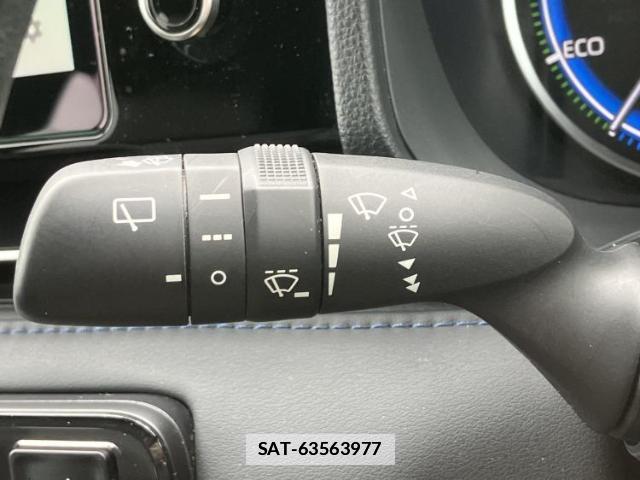 Toyota VOXY 2023-07 7917112-14