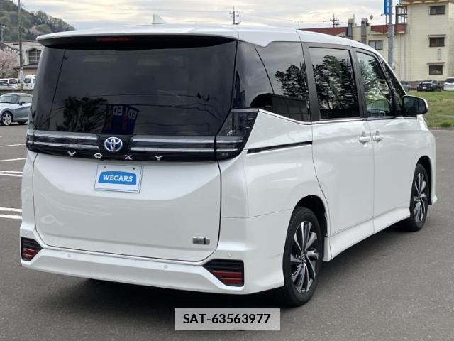 Toyota VOXY 2023-07 7917112-2