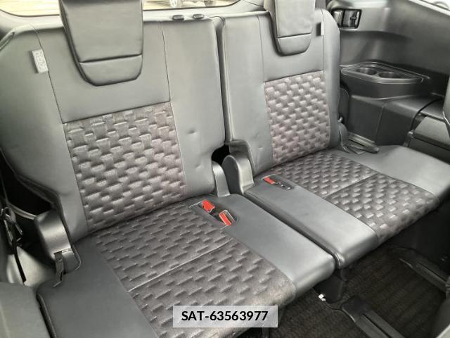 Toyota VOXY 2023-07 7917112-5
