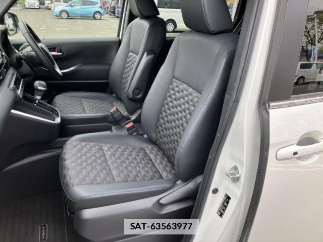 Toyota VOXY 2023-07 7917112-6