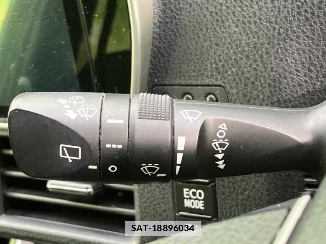 Toyota VOXY 2020-05 7917232-16