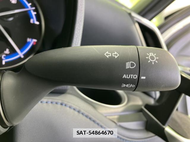 Toyota VOXY 2023-11 7917235-15