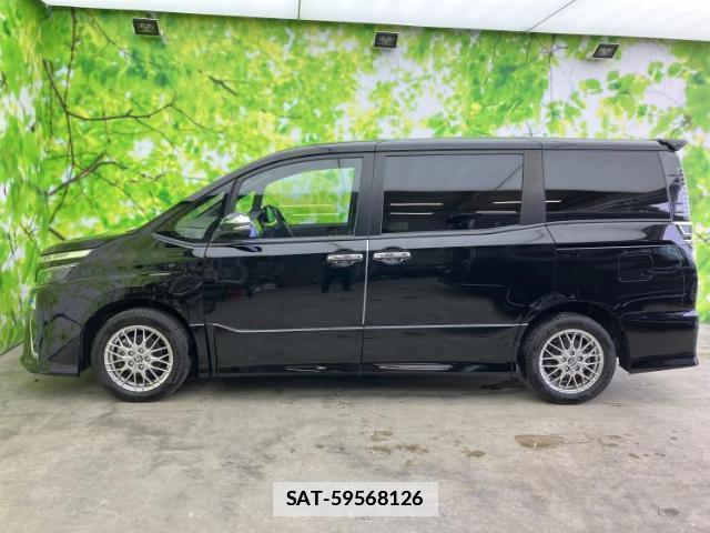 Toyota VOXY 2021-05 7917265-1