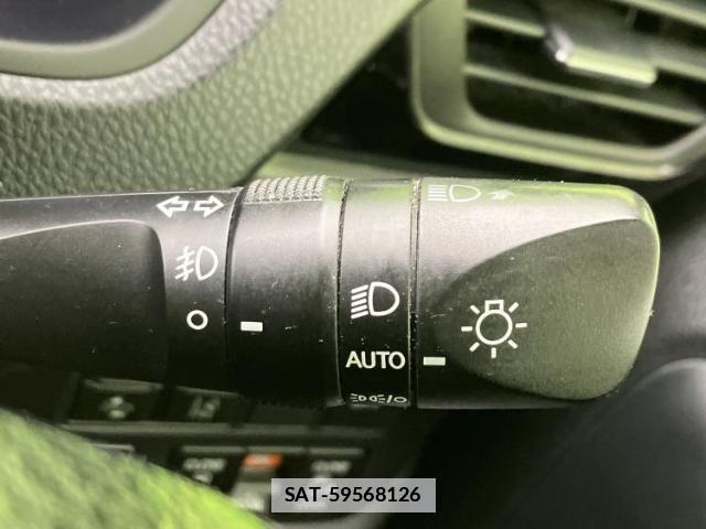 Toyota VOXY 2021-05 7917265-14
