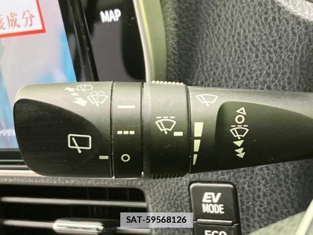 Toyota VOXY 2021-05 7917265-15