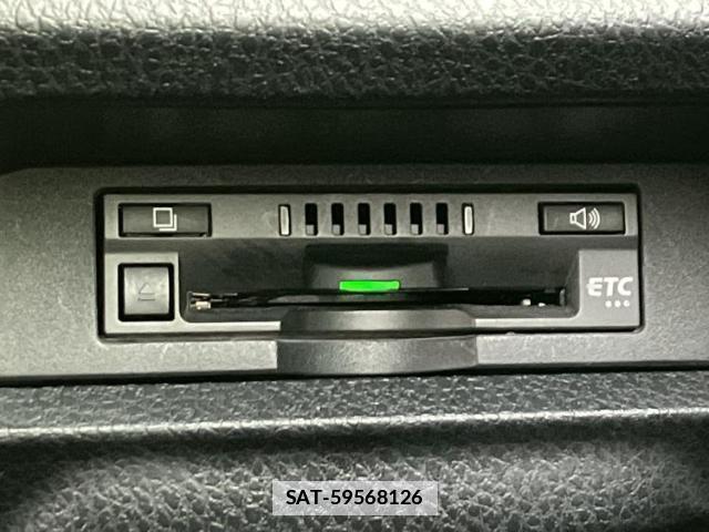 Toyota VOXY 2021-05 7917265-17