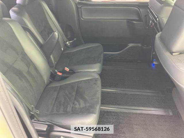 Toyota VOXY 2021-05 7917265-4