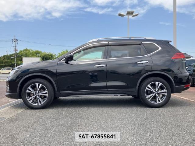 Nissan X-TRAIL 2017-08 7913784-1