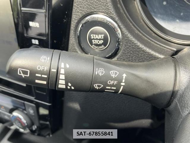 Nissan X-TRAIL 2017-08 7913784-15