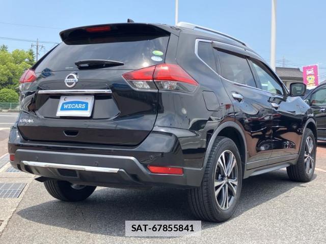Nissan X-TRAIL 2017-08 7913784-2