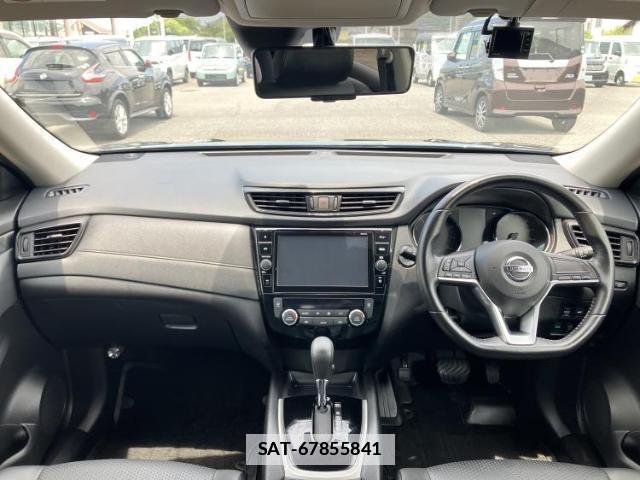 Nissan X-TRAIL 2017-08 7913784-3