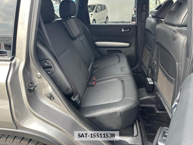 Nissan X-TRAIL 2013-08 7914163-12