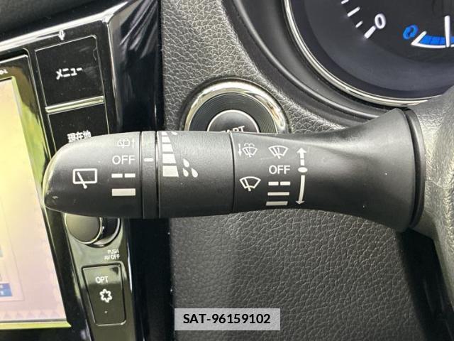 Nissan X-TRAIL 2017-06 7915529-16