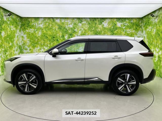 Nissan X-TRAIL 2023-08 7916916-1