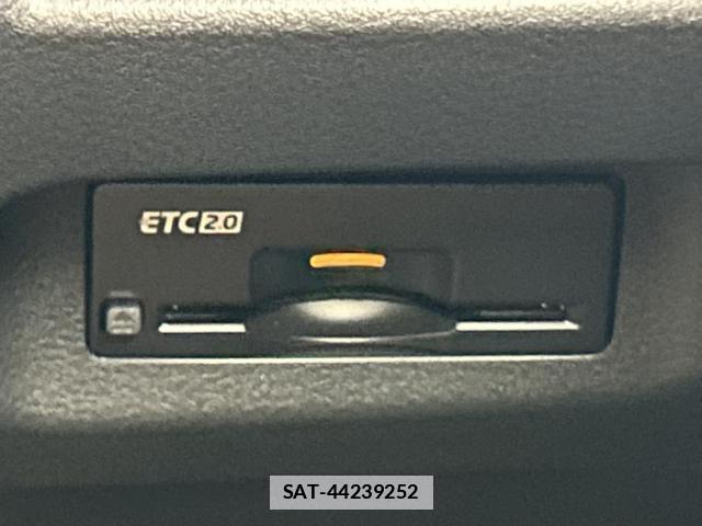 Nissan X-TRAIL 2023-08 7916916-17