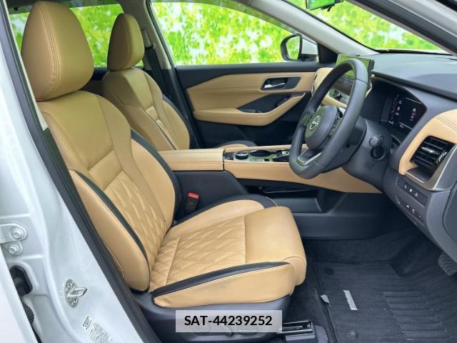 Nissan X-TRAIL 2023-08 7916916-3